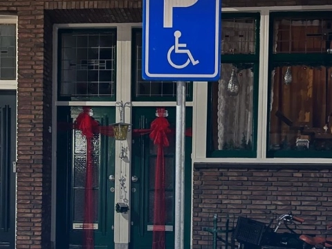 Politie bekeurt foutparkeerders